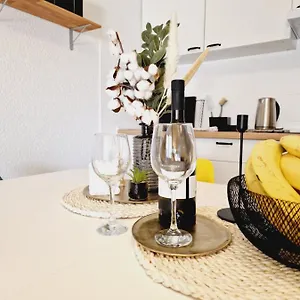 Apartament Melani, Vir